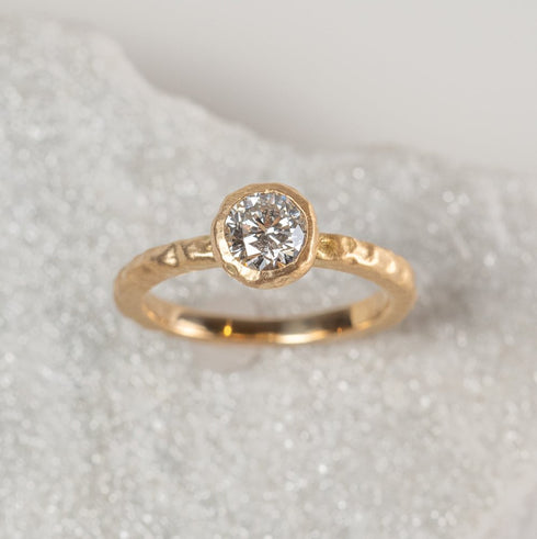 N°1 K18YG luxe diamond ring 0.7ct